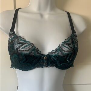 Green Lace Underwire Bra with Adjustable Straps